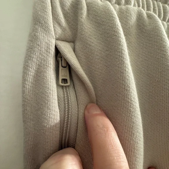 *NWOT* Alo Make Waves Sweatpants / Bone / Unisex / Women’s XS / Men’s S - Picture 4 of 5